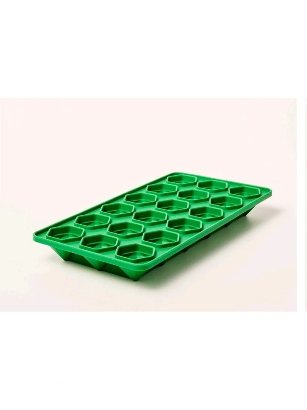 Kate Spade Gem shape Silicone Ice & Treat Mold Tray — Green